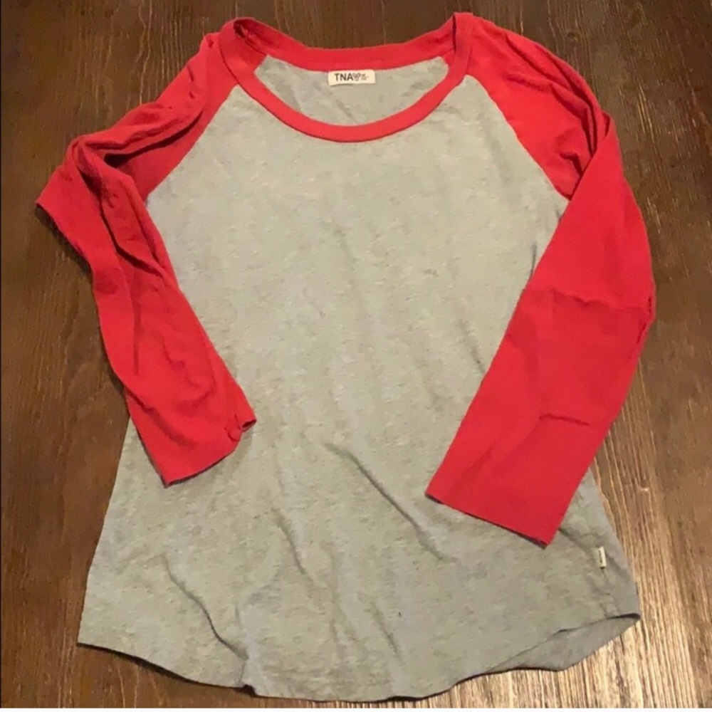 Aritzia TNA Medium Baseball Tee